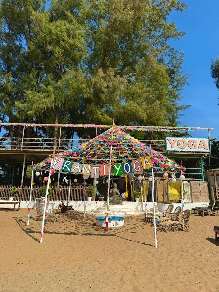 Kranti Yoga Tradition - Beach Resort Patnem Beach エクステリア 写真